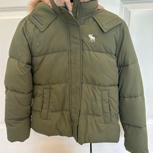 Abercrombie puffer coat kids size 11,12 brand new